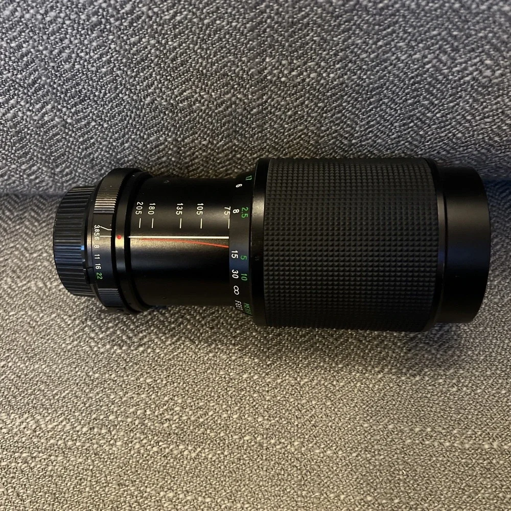 Vivitar 75-205mm 1: 3.8 MC Macro Focusing Zoom 62mm Lens